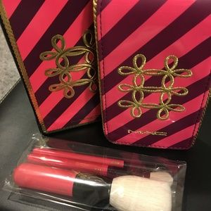 MAC Brushes